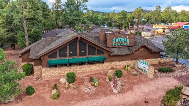 Fargos Plaza: 100% leased · 11 income streams · $160,030 NOI — Payson, AZ